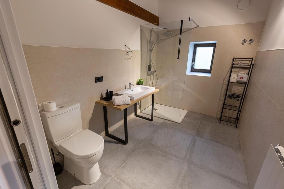 Arbela Apartamentuak Aia المظهر الخارجي الصورة